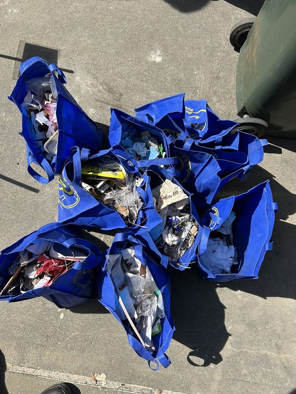 Oct_at_Lagoon_Pier_rubbish_bags_small